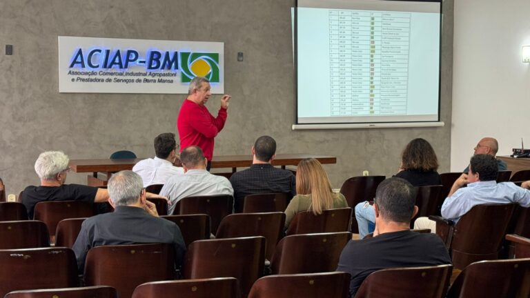 Reunião sobre impactos das futuras obras da Via Dutra em Barra Mansa